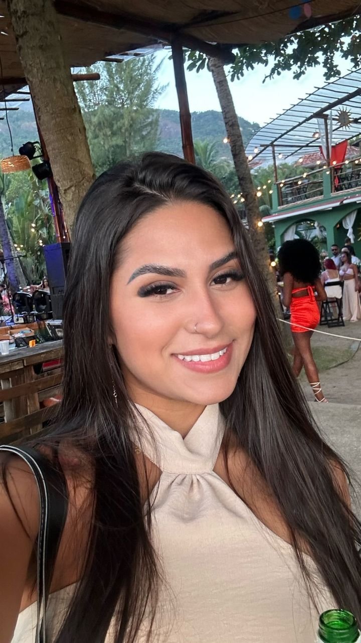 Fernanda Dias